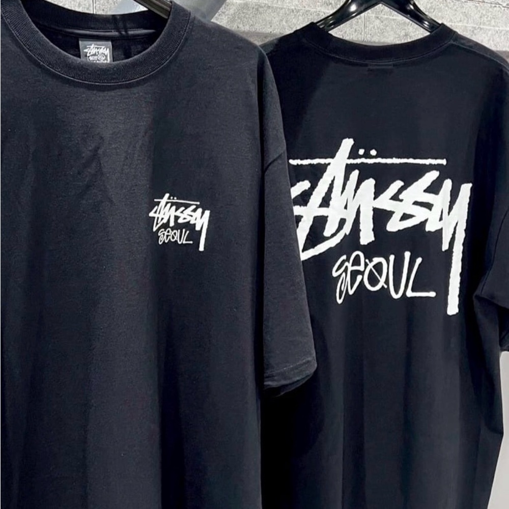 ✨Host pick✨Stussy Black and White Seoul Tee